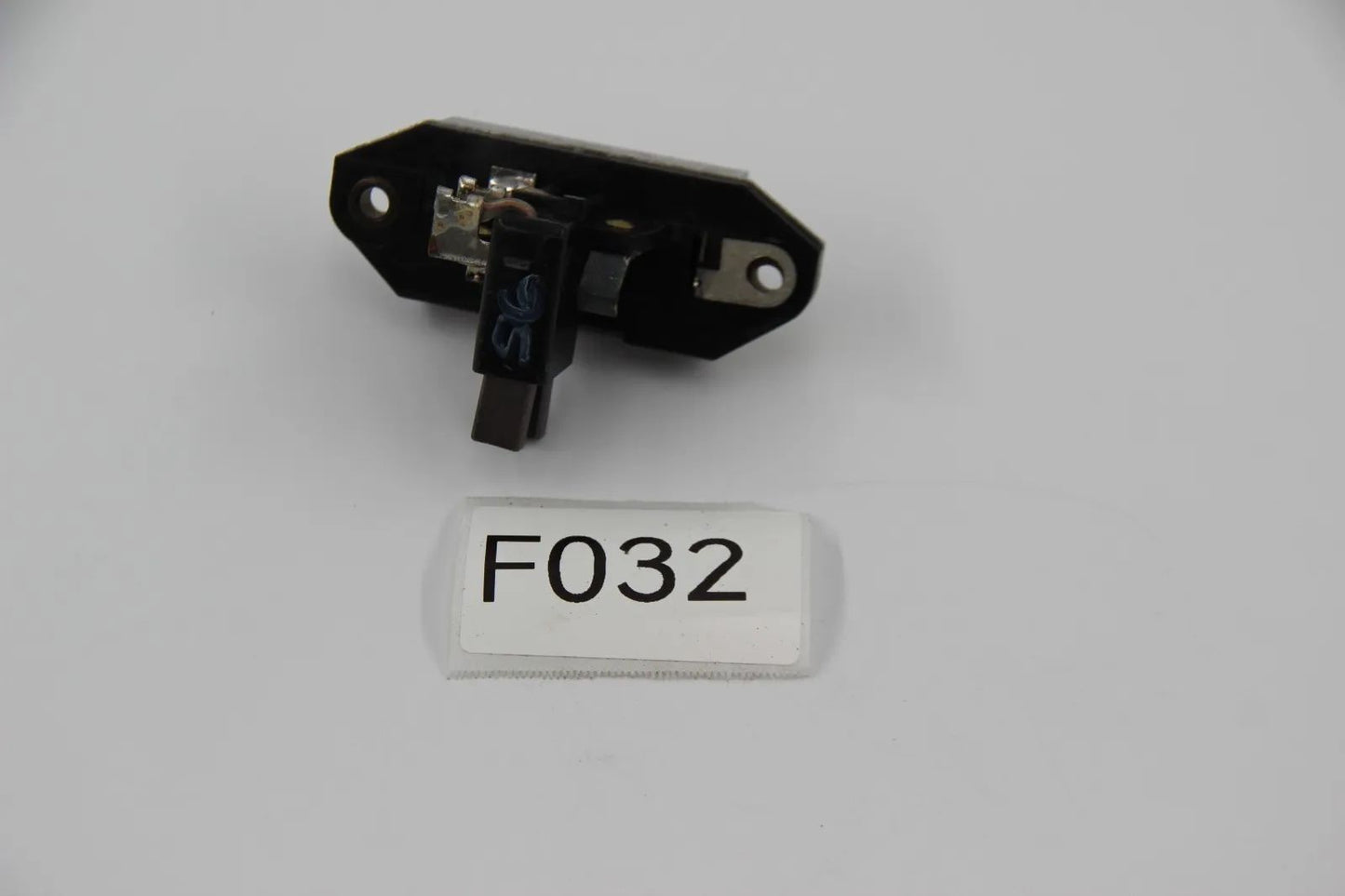 Original BMW E3 E26 E21 E12 E24 E23 Regler Generator Bosch NOS 12311286073