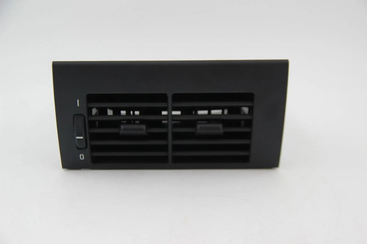 BMW E39 520i-540i M5 Frischluftgrill Fondraum (2 Halter Abgebrochen) 64228391182