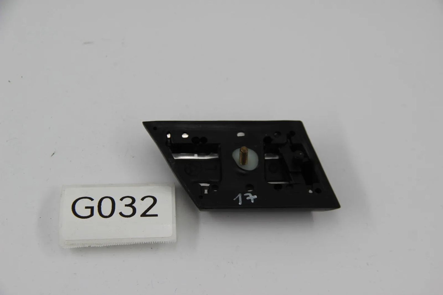 BMW E23 728-745i M30 745 S38 Stossleiste Seitenwand hinten links 51131848307 Neu