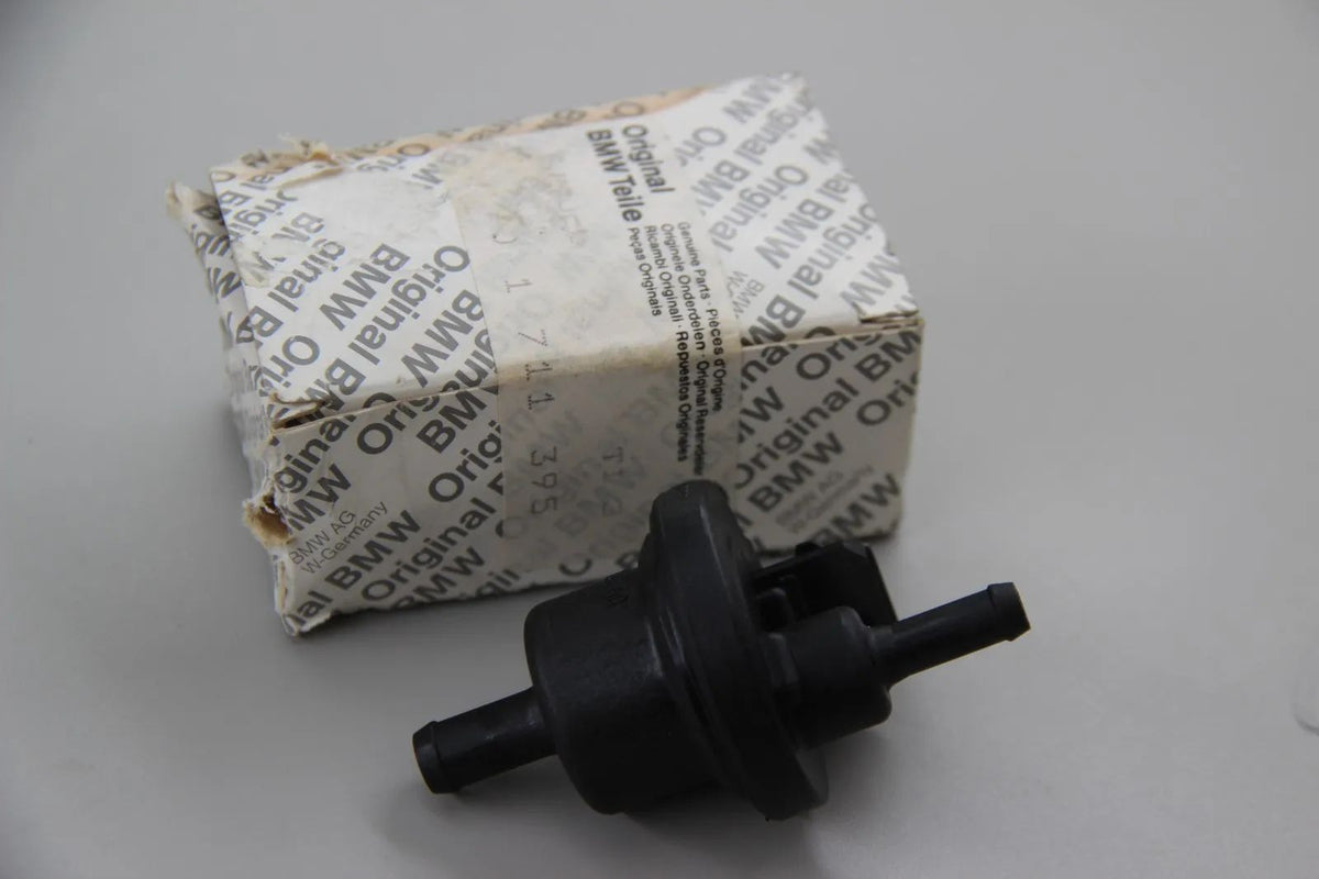 Original BMW E30 M3 E28 E34 E24 E32   Tankentlüftungsventil Bosch 13901711395