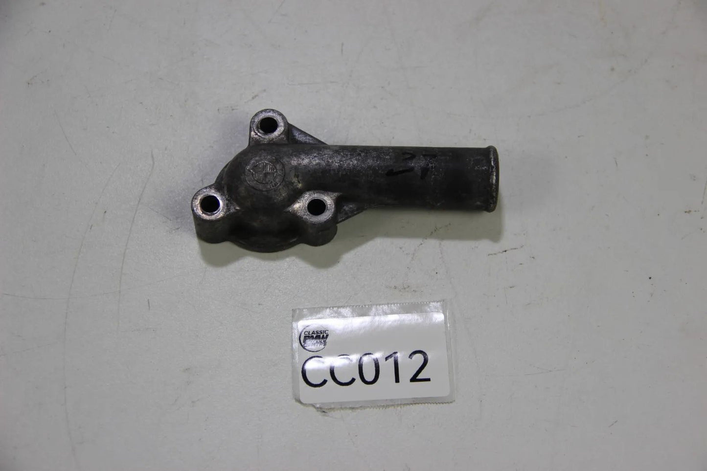 Original BMW E24 E28 E34 E32 M30 M88  Wasserflansch Zylinderkopf Hinten Kurz