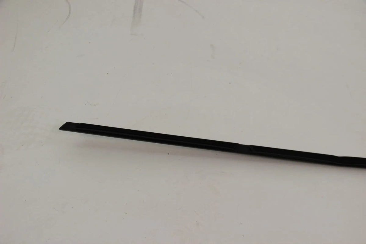 BMW E46 3er 316i-330i Limo Schachtabdeckung hinten aussen rechts 51348194710