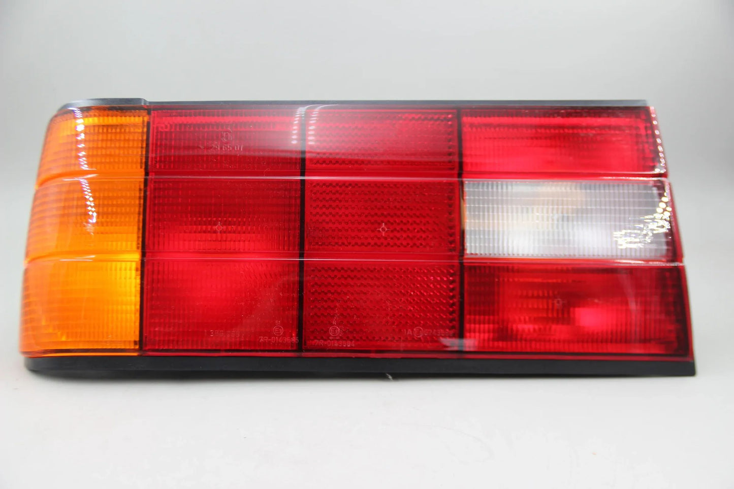 Orig. BMW E30 316i-325i Heckleuchte mit Nebelschlusslicht links NOS 63211386941