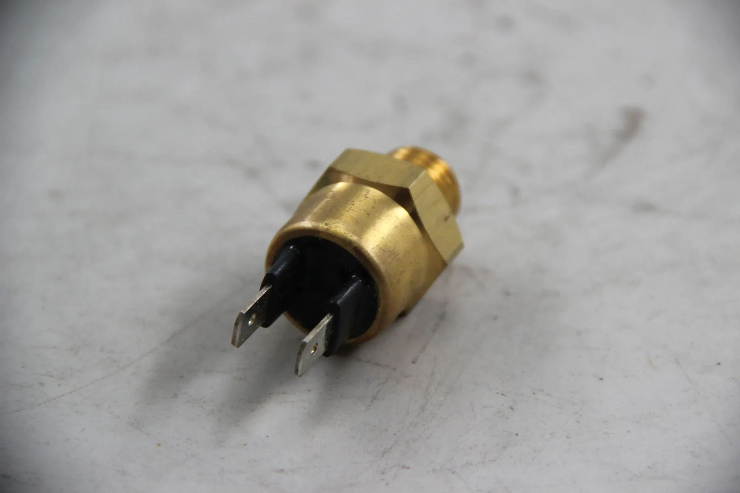 Original BMW E30 320is M3 E28 E34 E24 Temperaturschalter 108CEL 12632241342