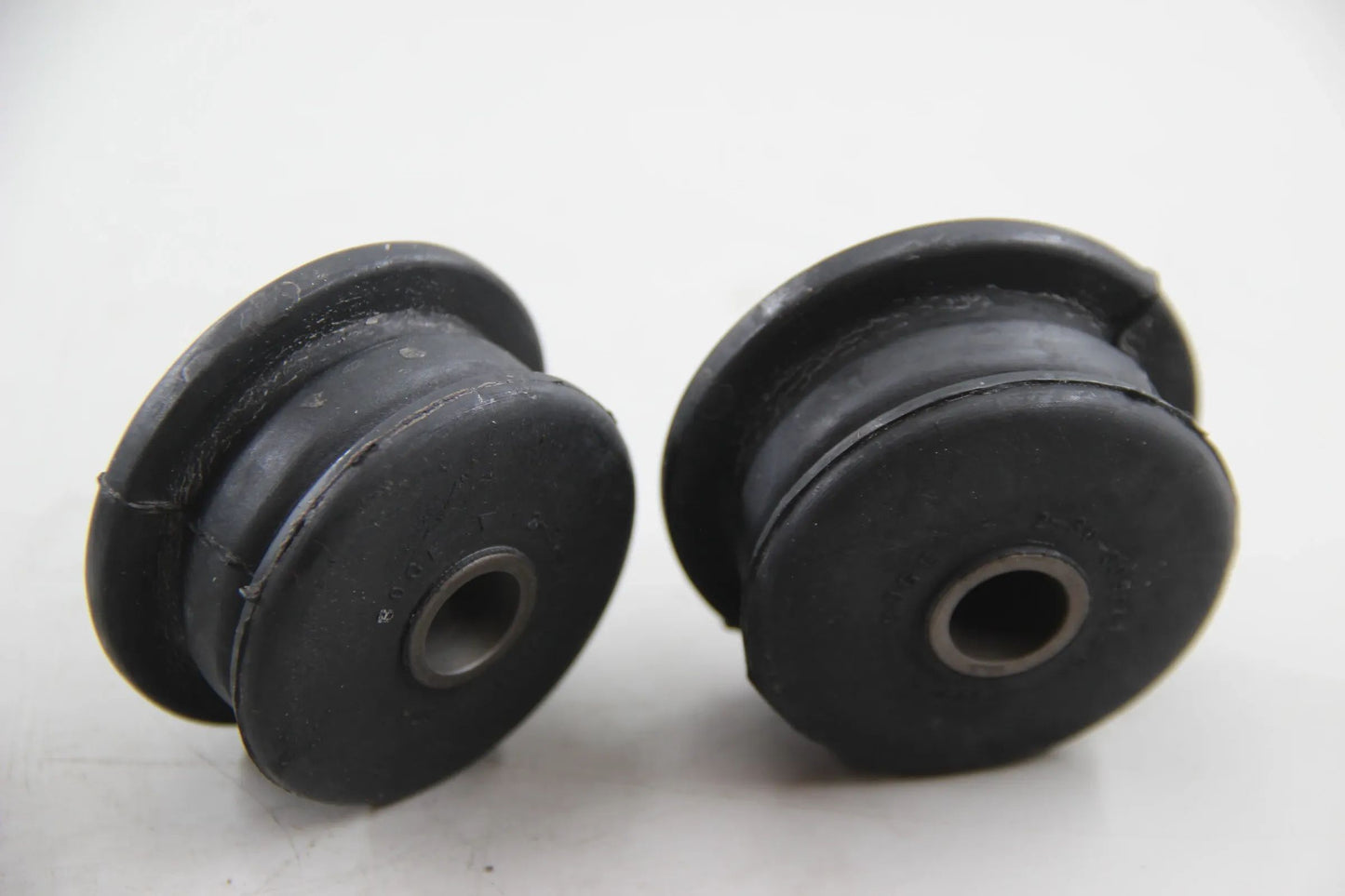 Original BMW E3 E9 E12 E24 628CSi 630CS CSi Satz Gummilager NOS 31121123552
