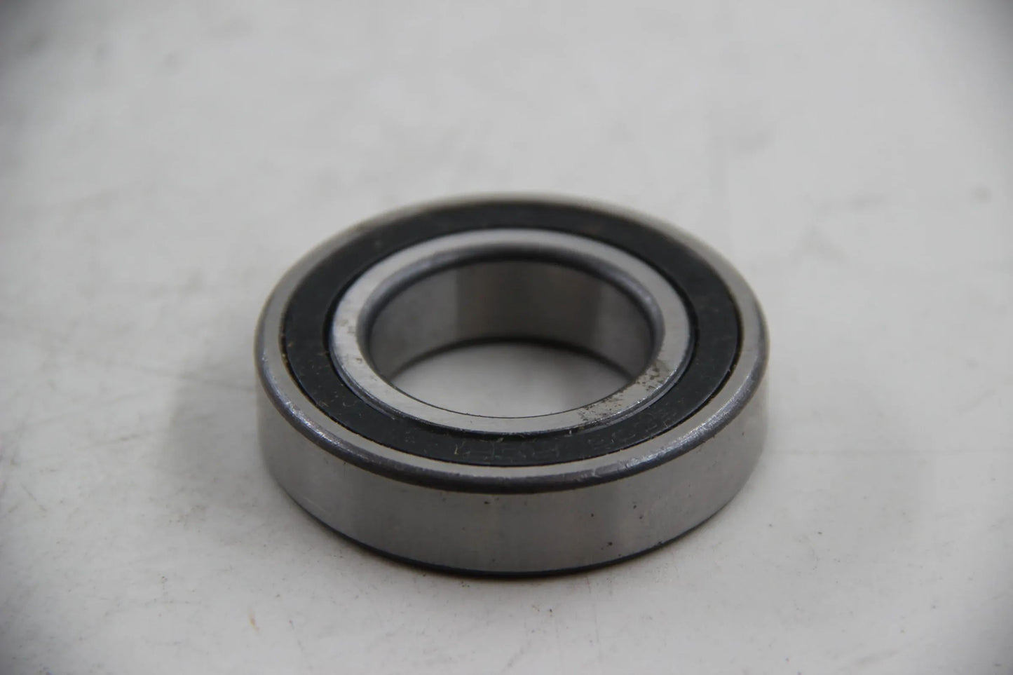 Original BMW E81 E36 E46 E90 E34 E39 E83 E70 Rillenkugellager 26121103728