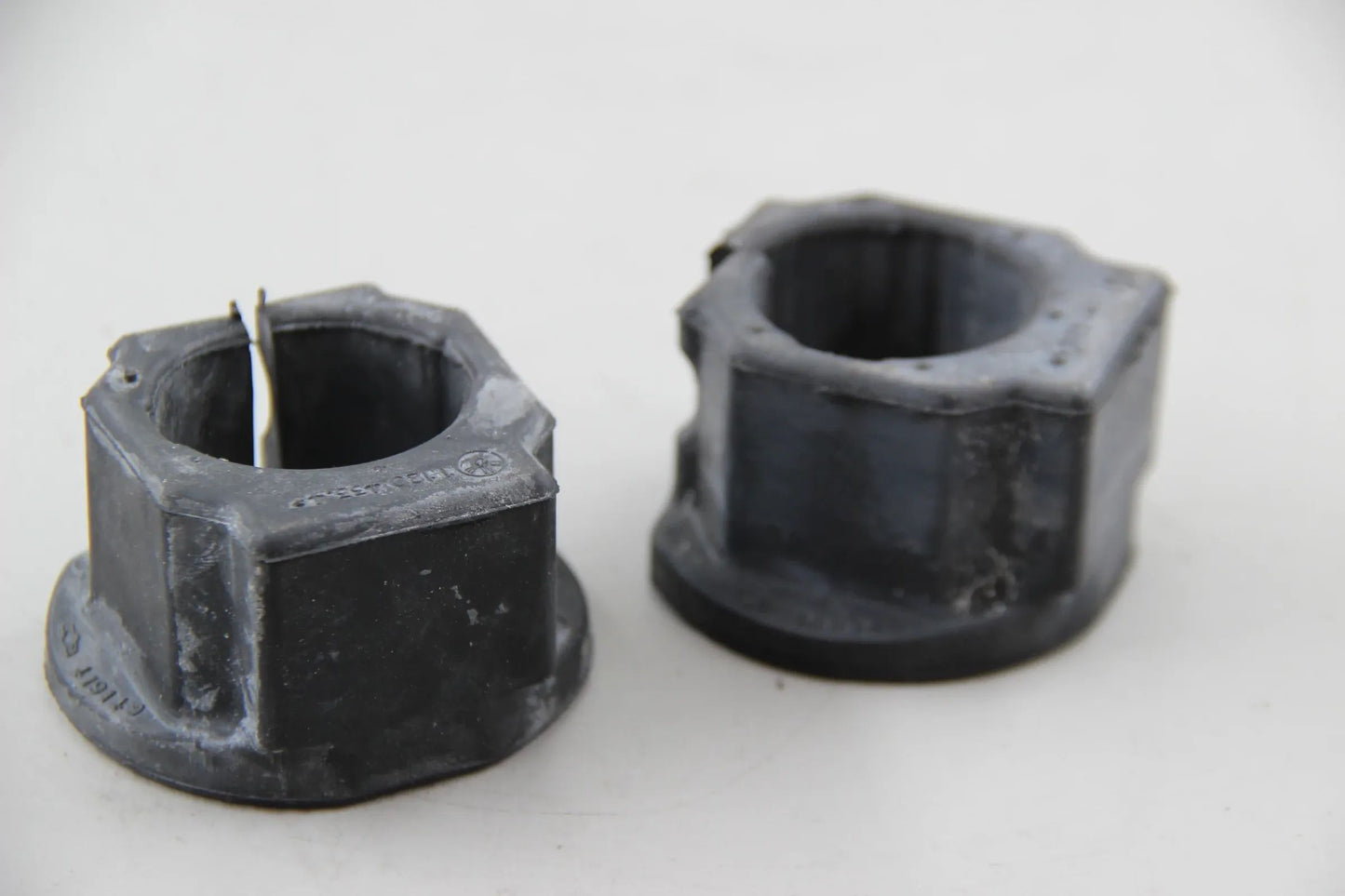 Original BMW E21 315 316 318 320 318i 320i 323i 2x Gummilager 32111120433