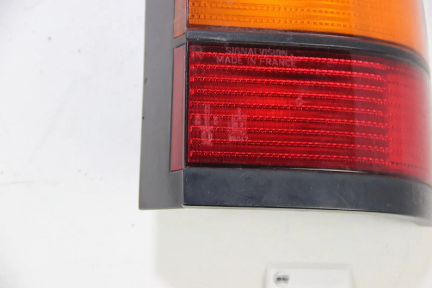 Original VW Passat 35i 	Heckleuchte Rechts Hella Taillight OEM	333 945 112