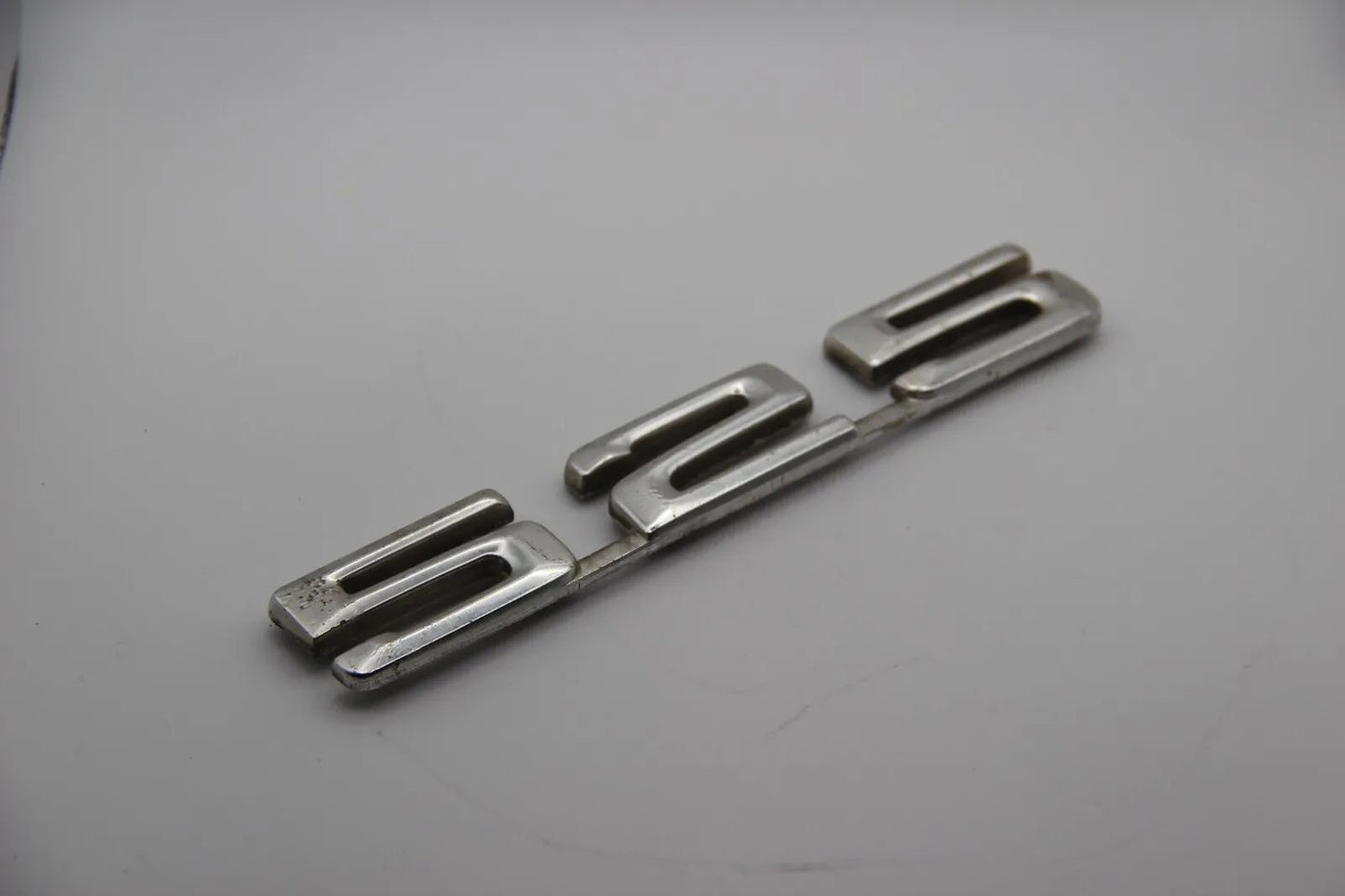Original BMW E12 525 Modellbezeichnung Emblem Schriftzug B2 BMW N 11319 .0