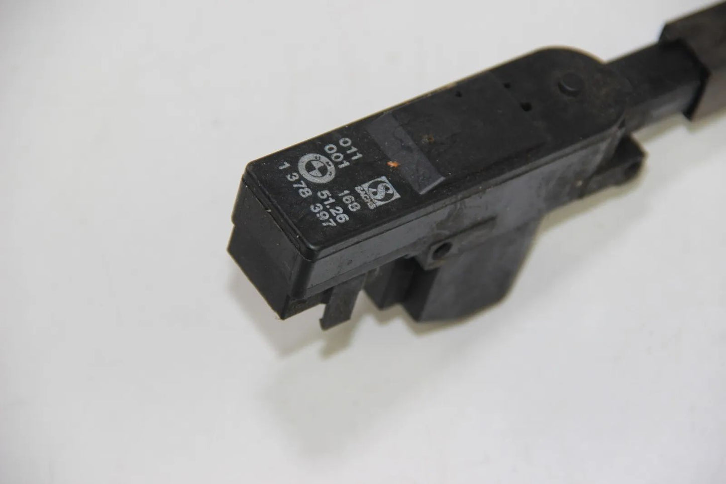 Original BMW E32 E34 Stellantrieb ZV Kraftstoffklappe 51261378397