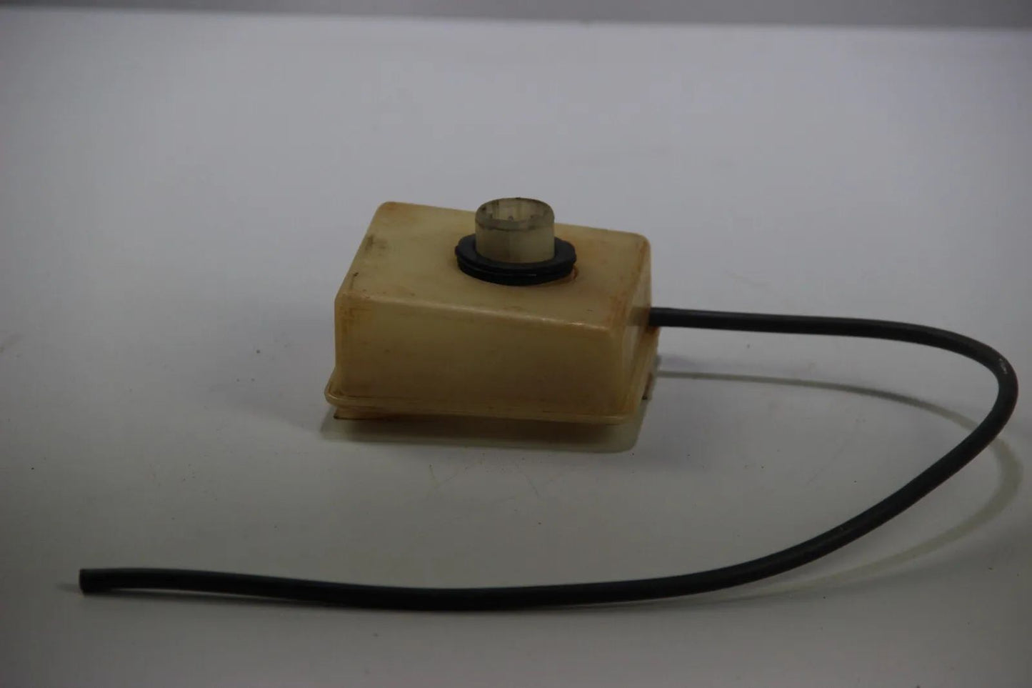 BMW E30 320 325 M3 Batterieüberlauf battery overflow 1374963