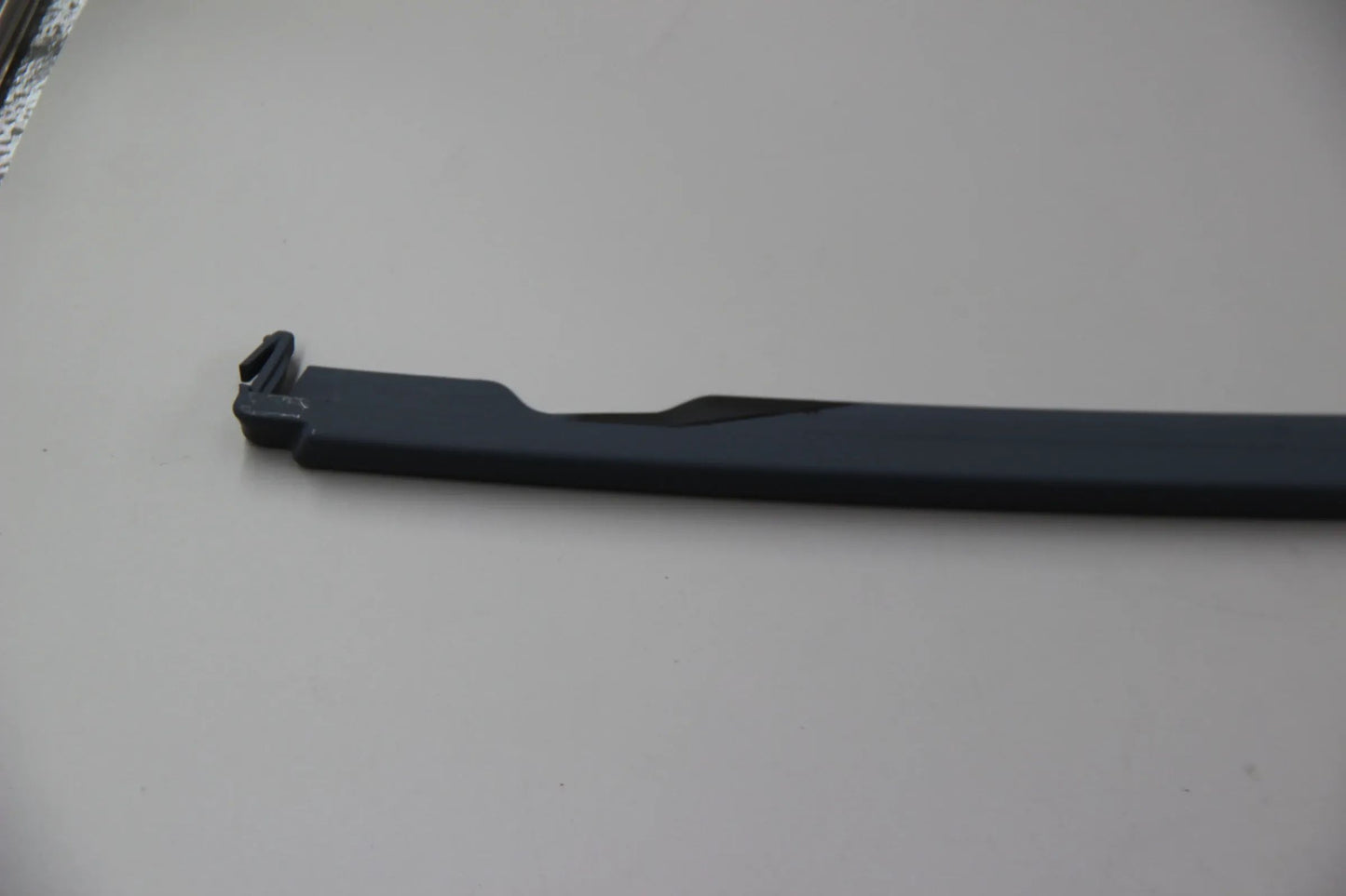 Original BMW E39 520i-540i M5 Limousine Blende vorne links grundiert 51138168809
