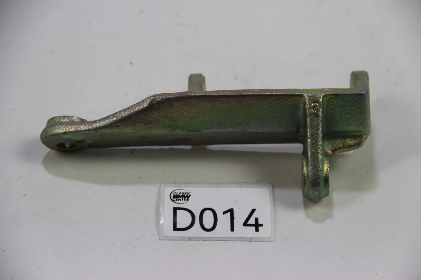 NEU Original BMW E12 520i M10 Halterung Halter OEM 11141257410 Lichtmaschine