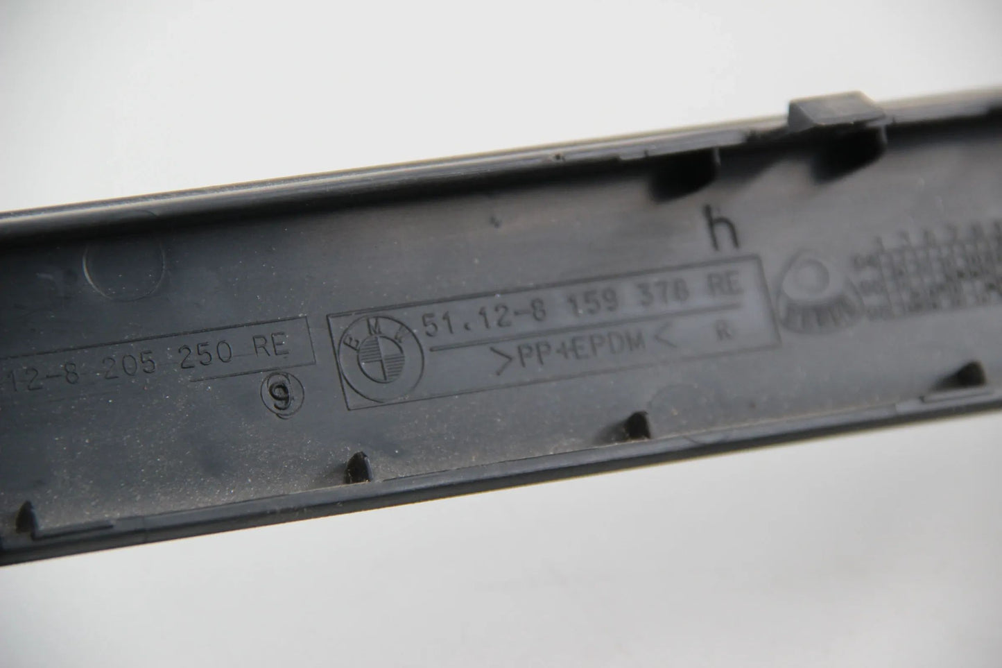 Original BMW E39 520d 520i 523i 525d 528i Stossleiste hinten rechts 51128159378