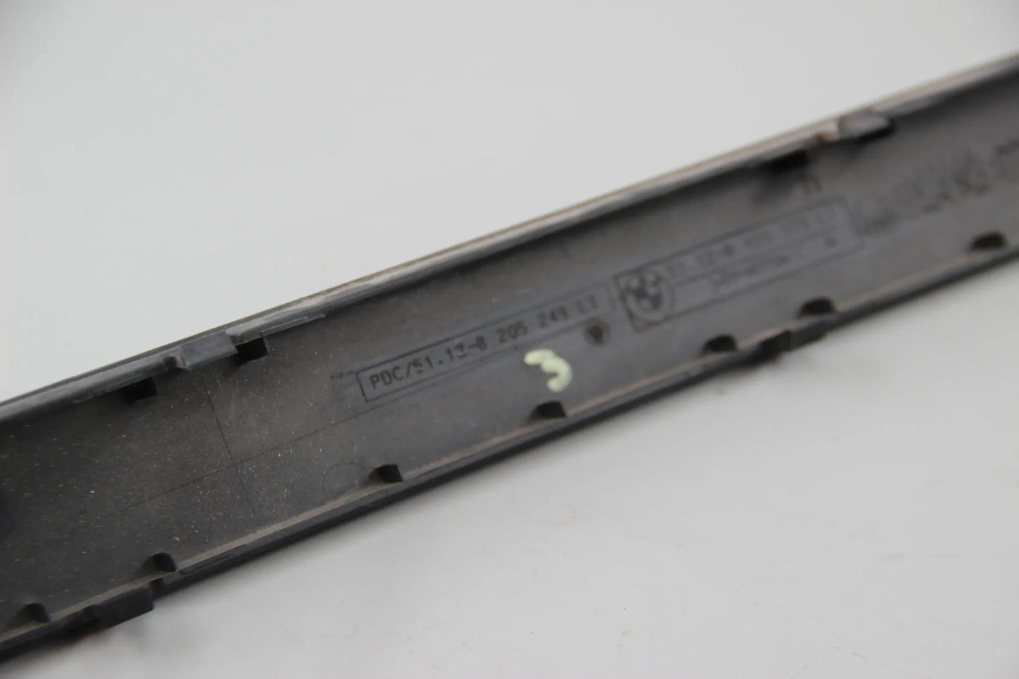 Original BMW E39 520d 520i 523i 528i  535i Stossleiste hinten links  51128159377