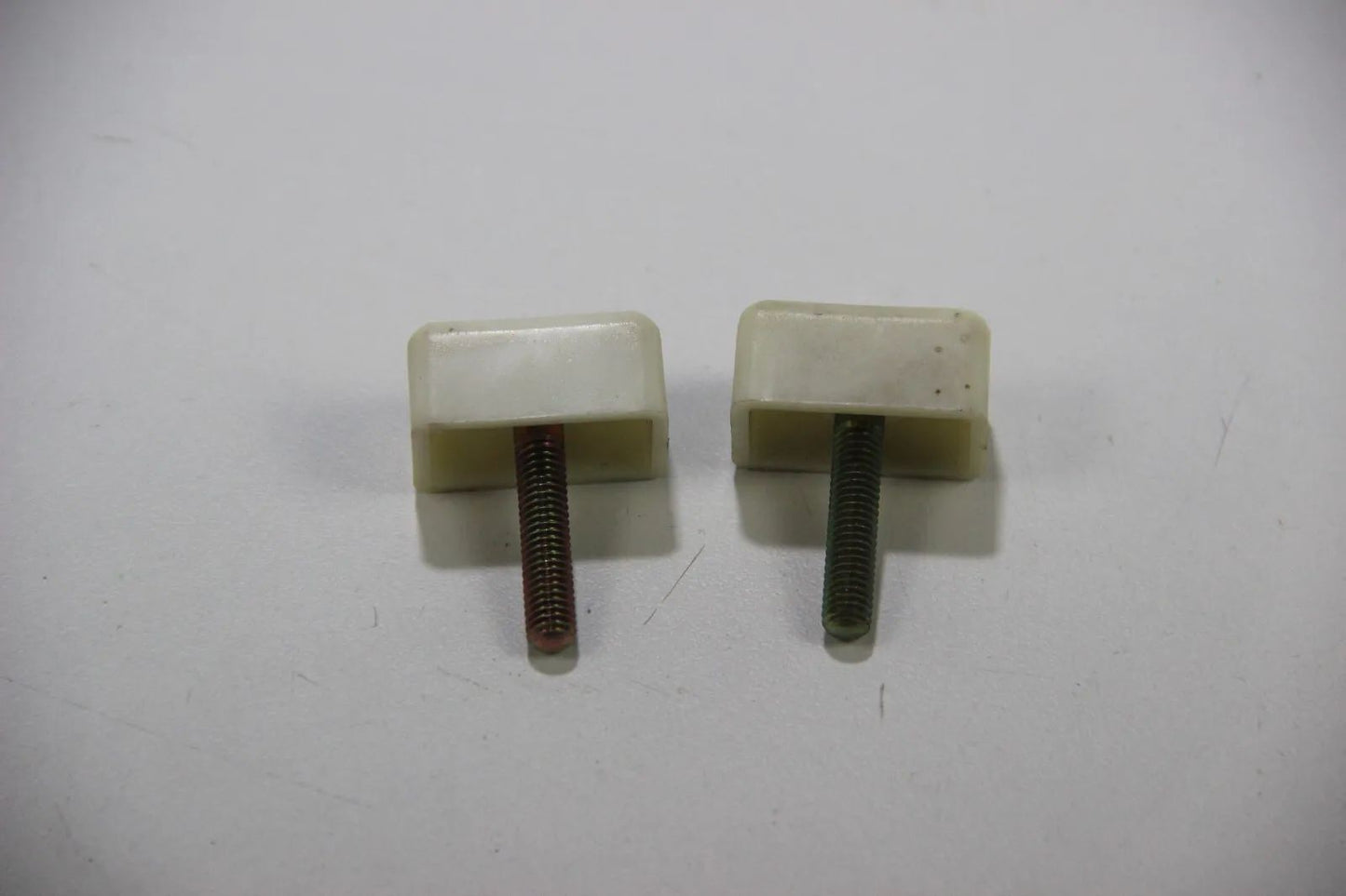 Original BMW E10 1502 1602 1802 2002 Kofferraum Stopper links rechts paar