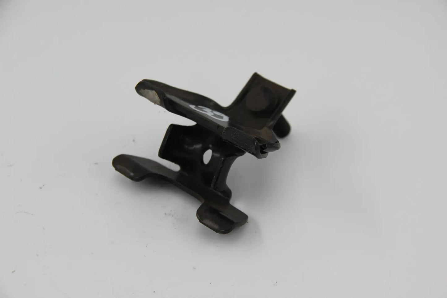 Original BMW E30 320i 325e M20 Halter Nachschalldämpfer NOS 18211176162