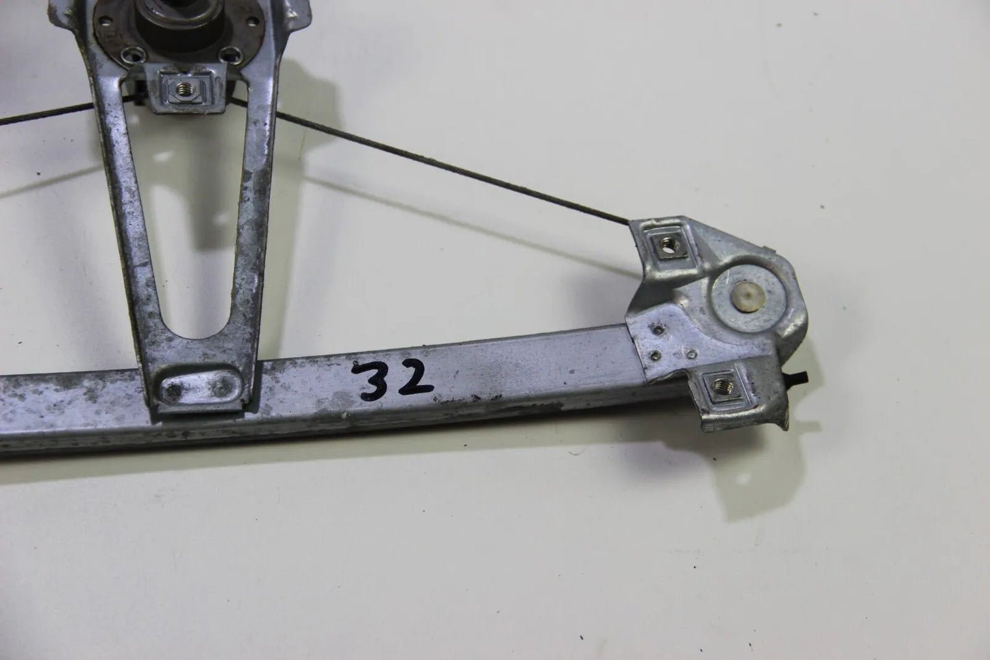 Original BMW E30 Fensterheber manuell 4-Türer hinten rechts 1935636 316i-325i 3e