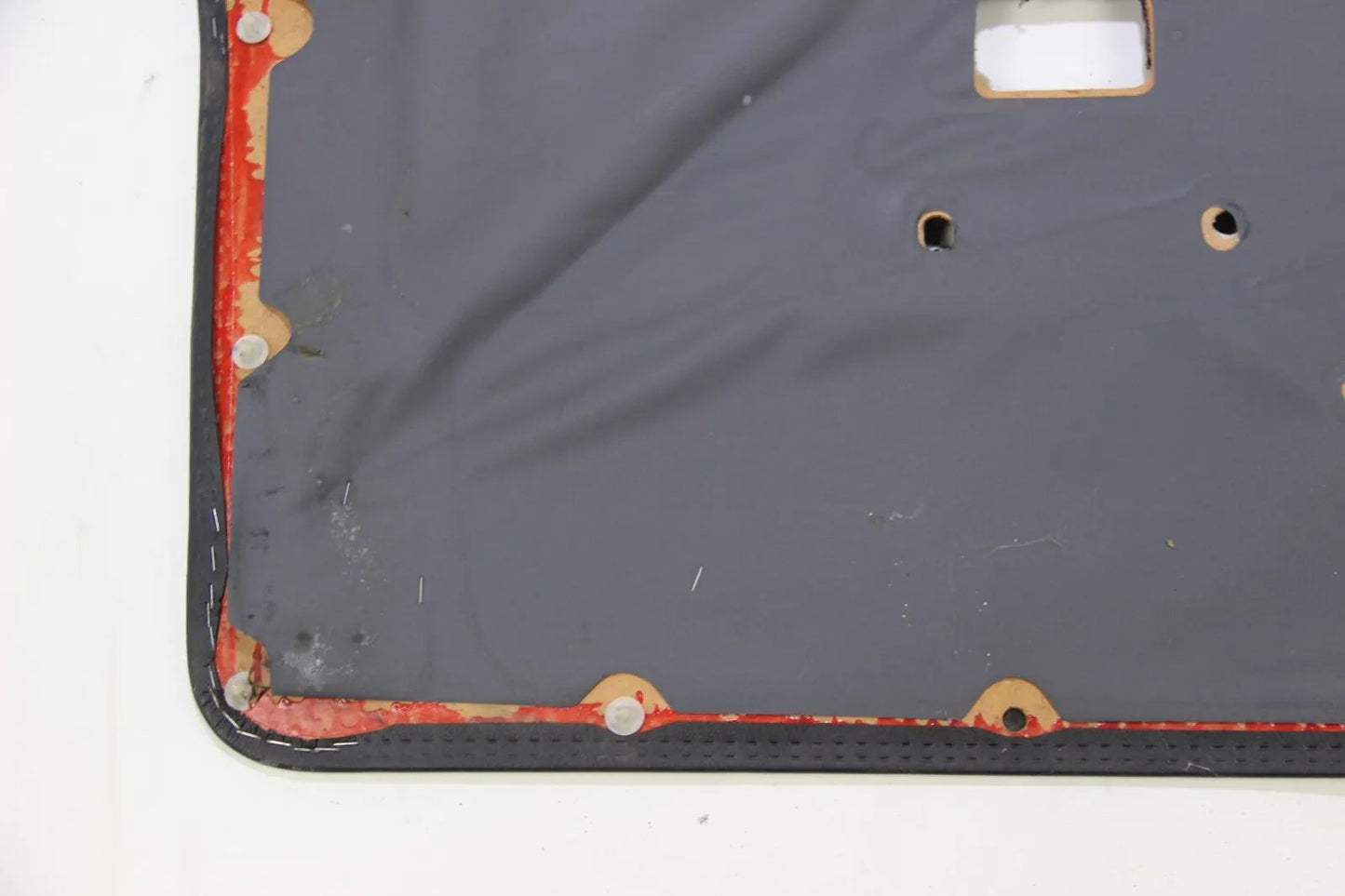 Original BMW E30 2-Türer Türpappe Türverkleidung rechts Leder schwarz Stoff