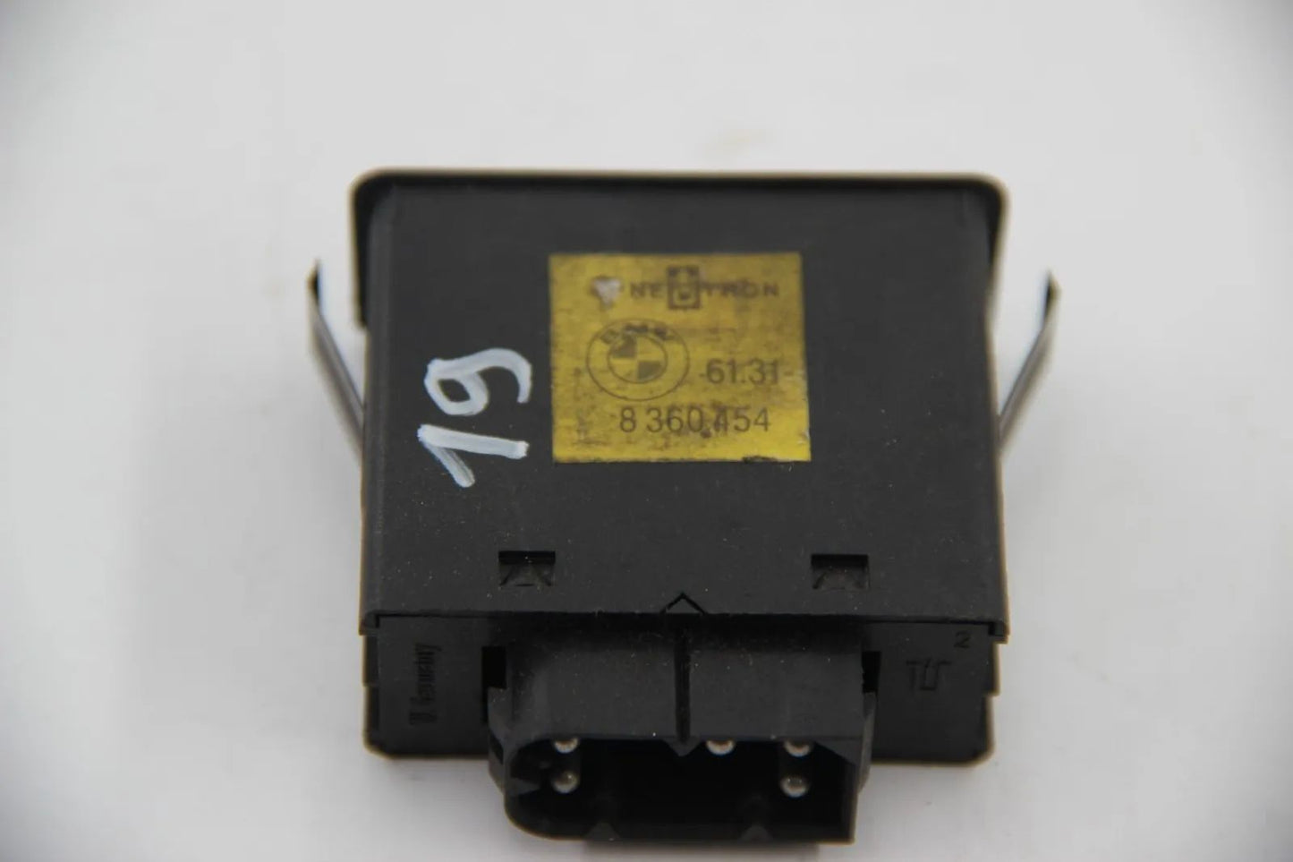 Original BMW E36 3er Compact Schalter Heizbare Heckscheibe 61318360454