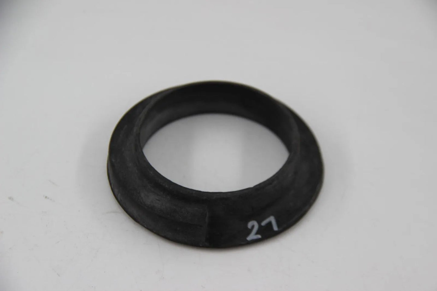 Original BMW E34 E39 E32 E52 Federunterlage unten Federbein  EDC 33531133671