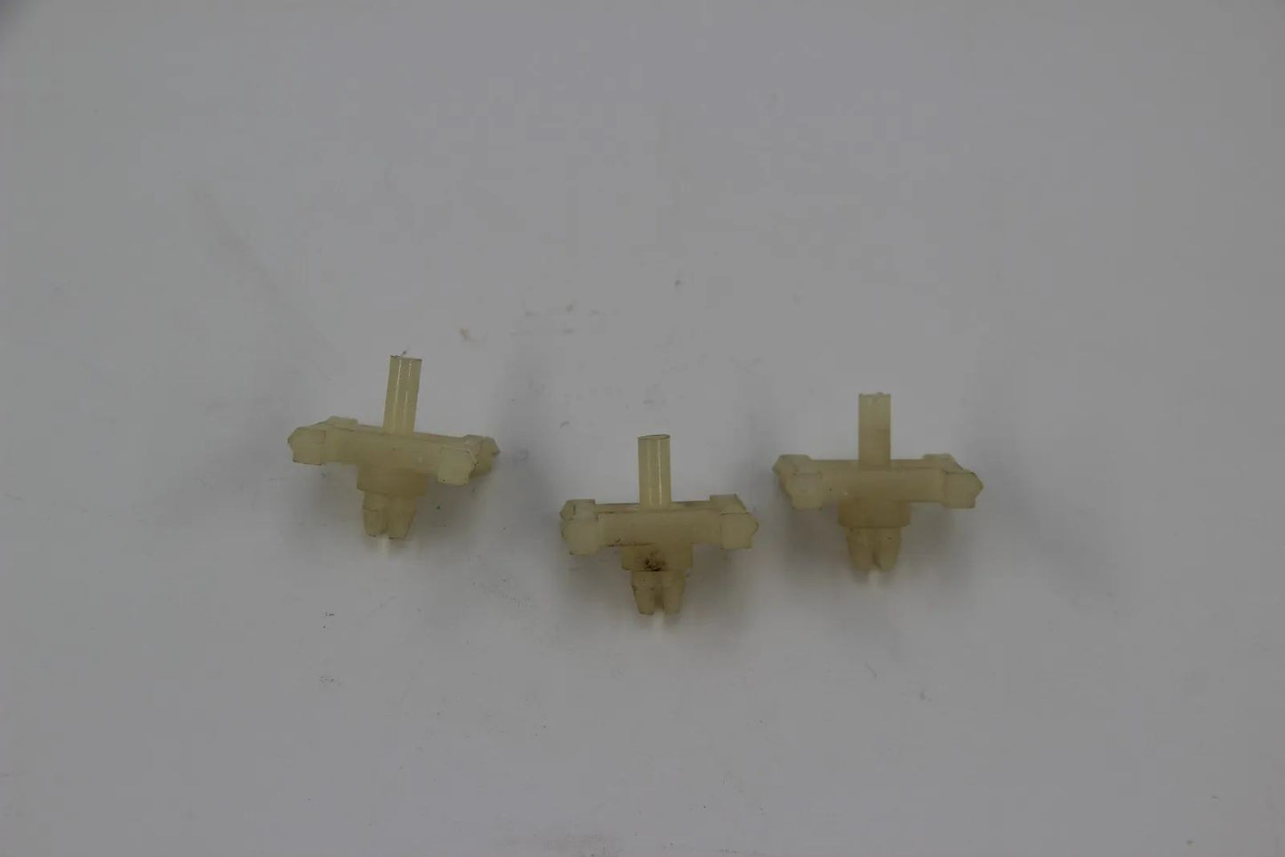 BMW E23 7er 728i-745i 3x Klammer Clip Clips Blende Trim NOS 51131848664 Neu