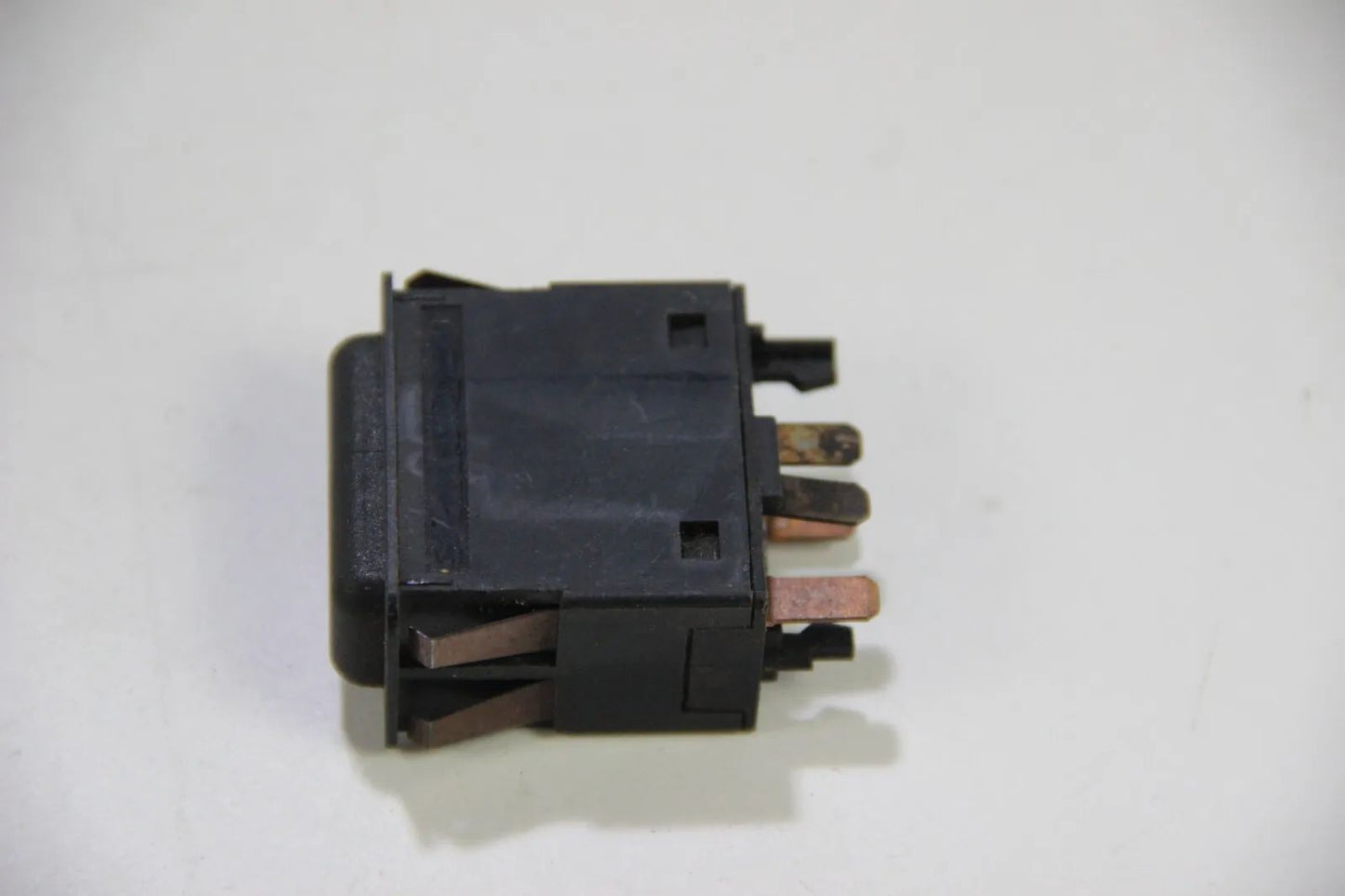 BMW E30 E24 E28 E23 Elektrischer Schalter Heizbare Heckscheibe 61311381174