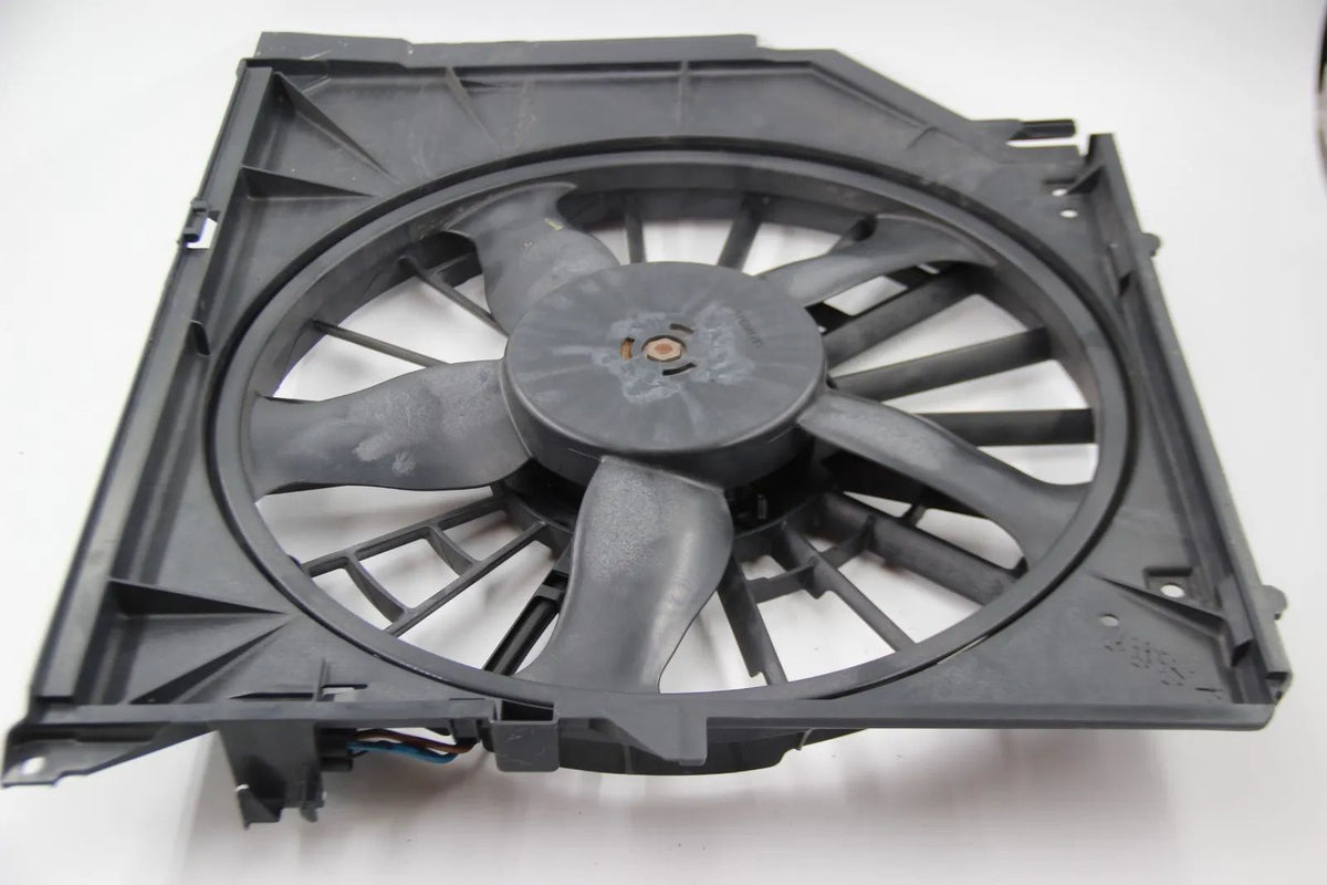 Original BMW E46 Kühlerlüfter Motor mit Kühlerlüfterrahmen 390W NOS 17117516813