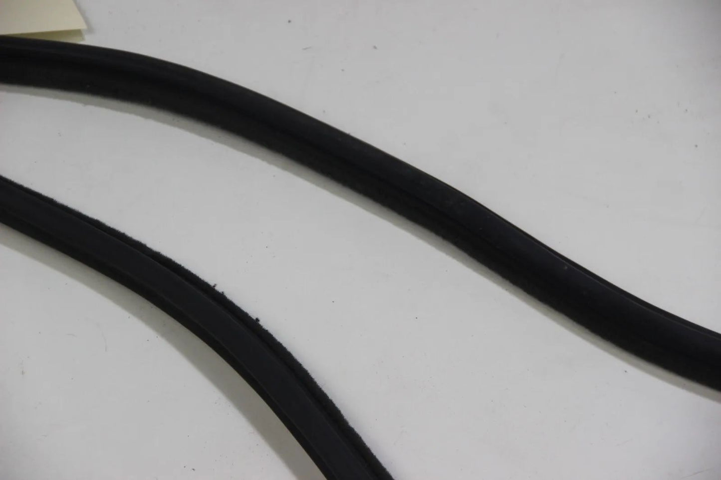 Original BMW E30 4-Türer 316i-325i M3 Türdichtung Vorne Links Kantenschutz OEM