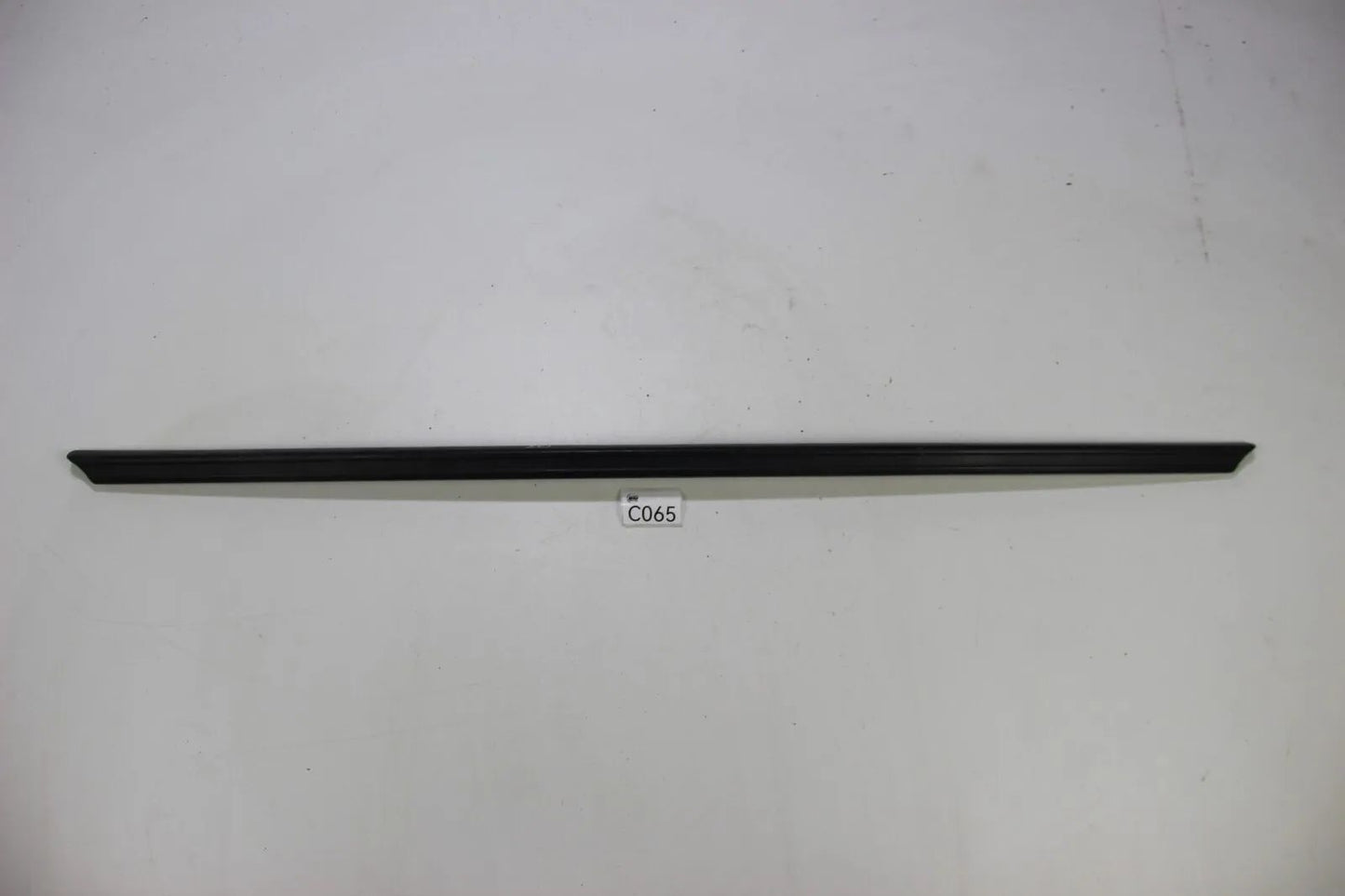 BMW E10 1502-2002  bis 71' Chrom Leiste Abschlussblech hinten Rundleuchter Black