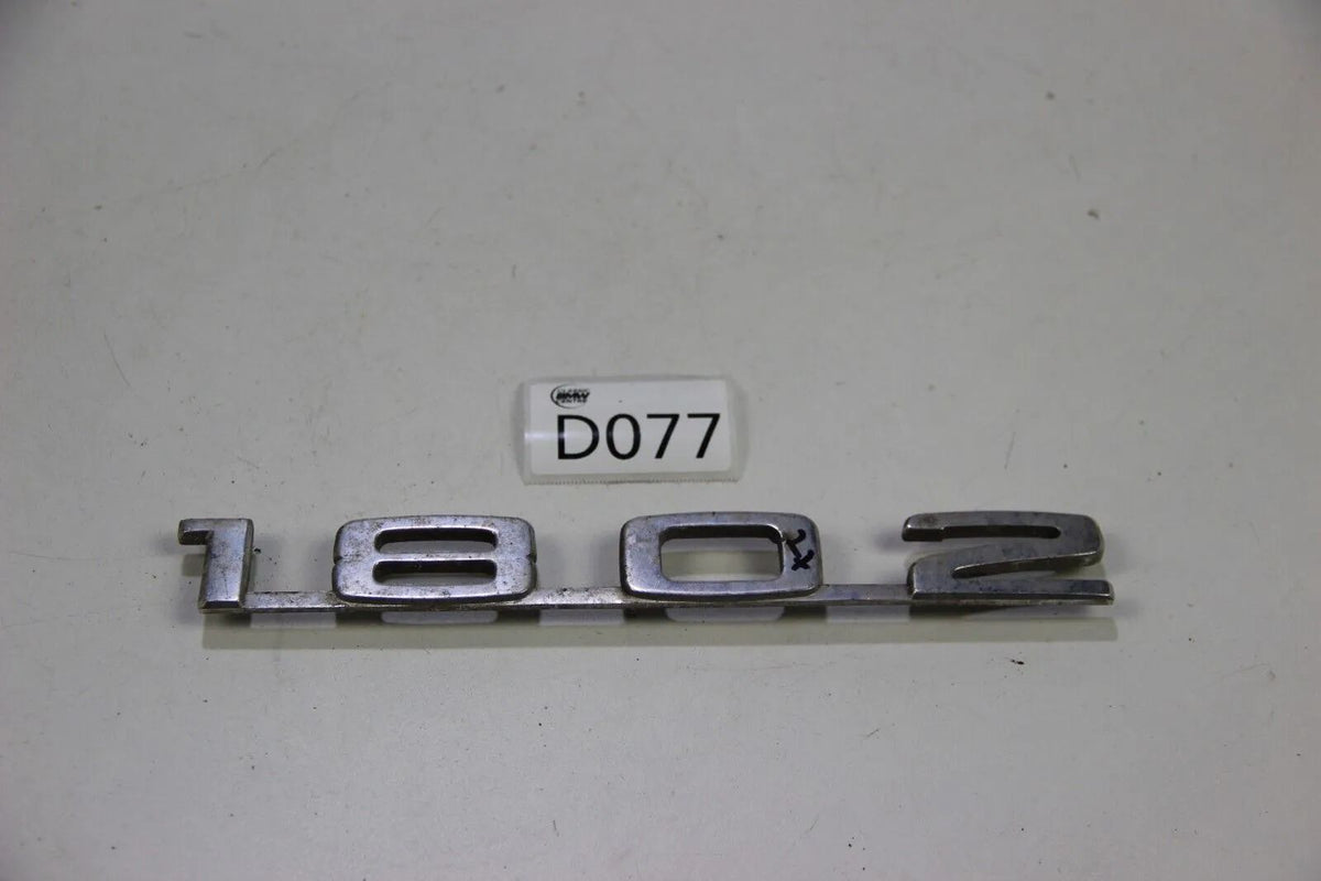 Original BMW E10 Modellbezeichnung Schriftzug Badge 1802 Kofferraumklappe