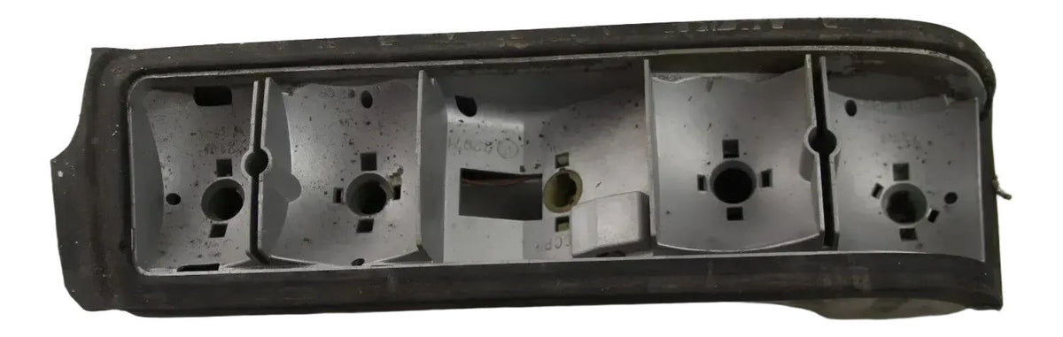 BMW E21 Rücklicht Heckleuchte Lampenträger paar links rechts 1367475 1366367