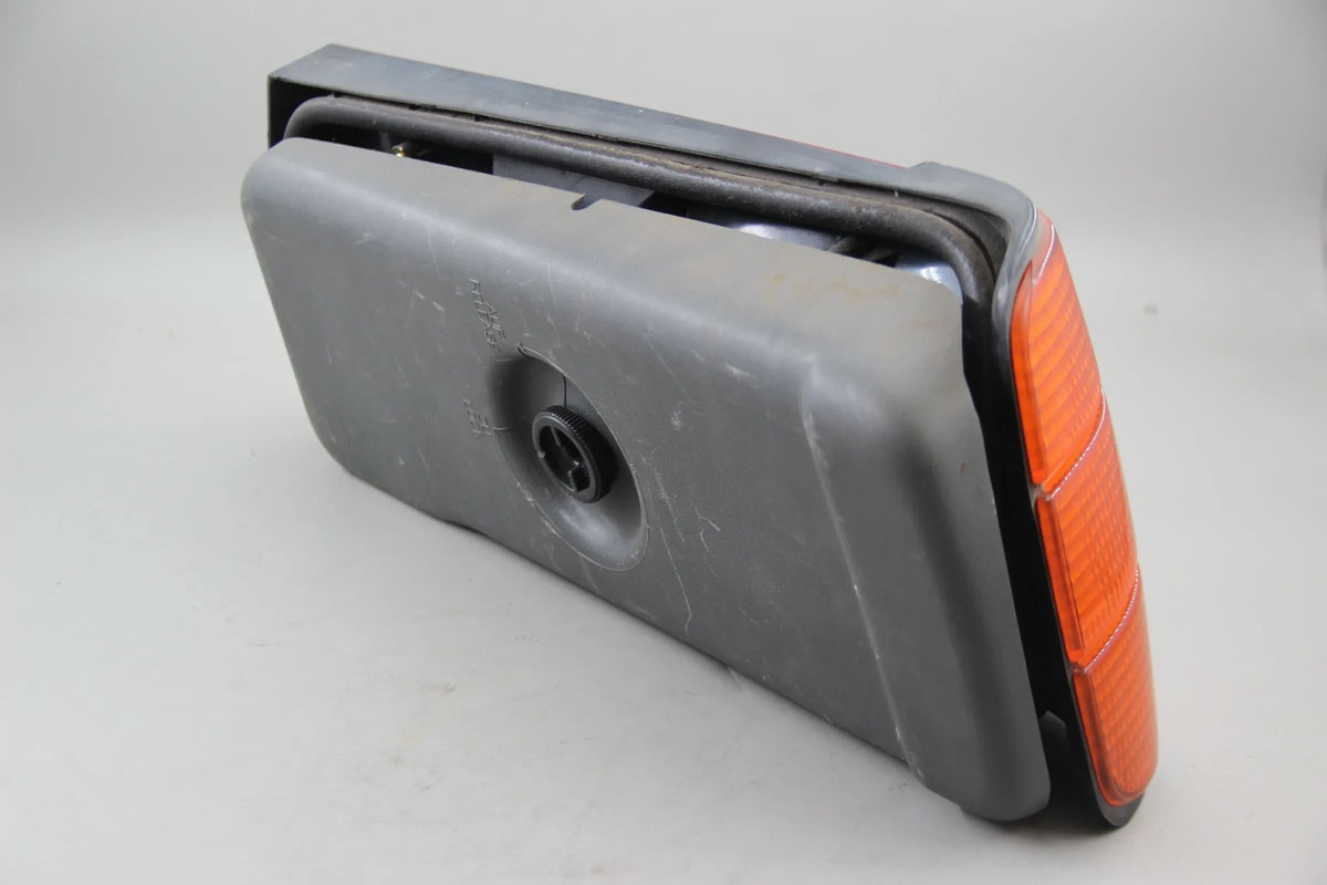 Original BMW E30 316i-325i Heckleuchte Rücklicht links NFL Neuwertig 63211381911