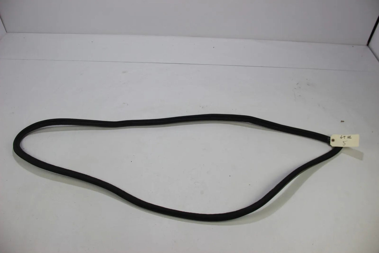 BMW E30 4-Türer Limo Touring 316i-325i Türdichtung hinten links Kantenschutz