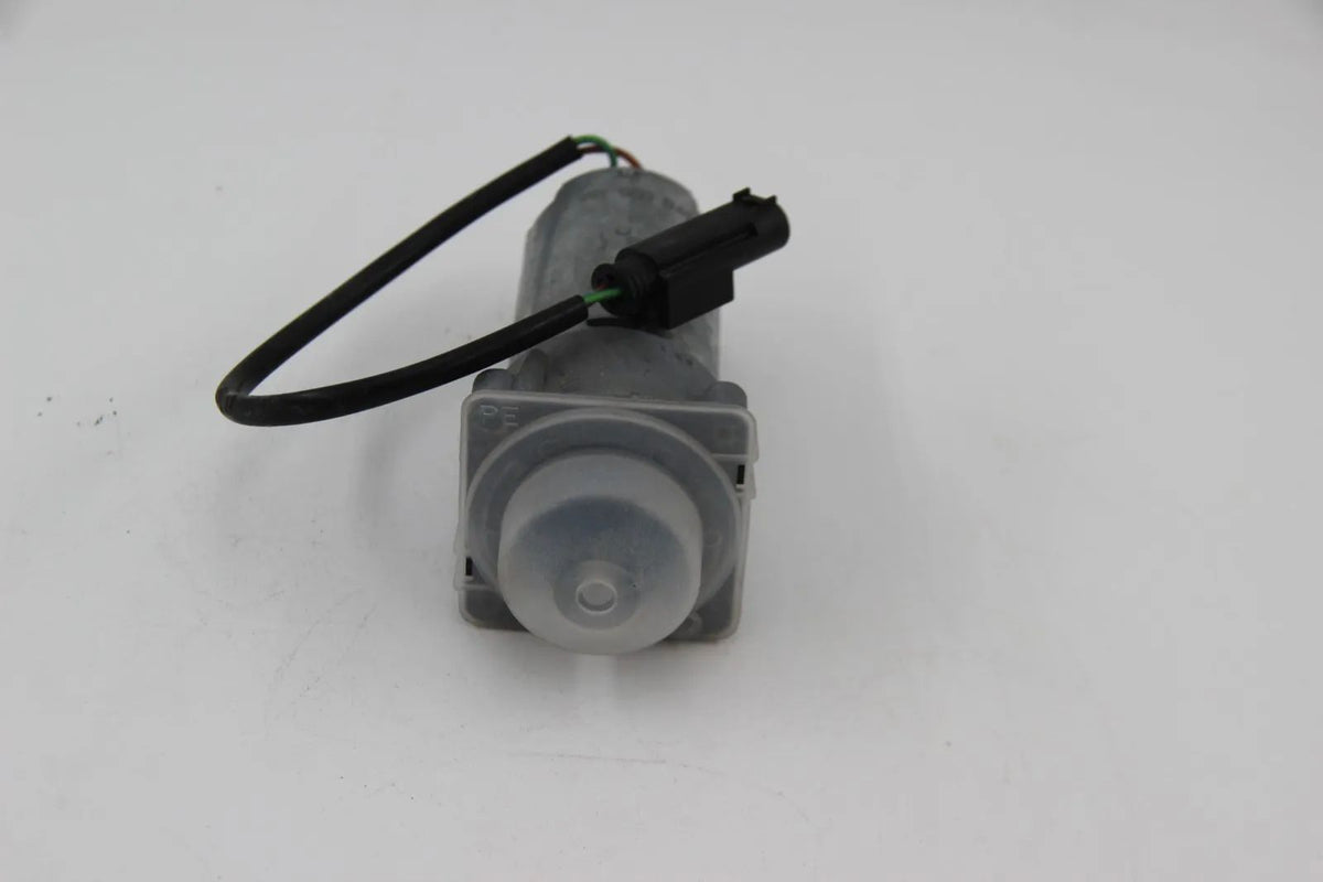 BMW E39 520i-540i M5 E38 728i-750iLS Zusatzwasserpump Wasserventil 64118375237