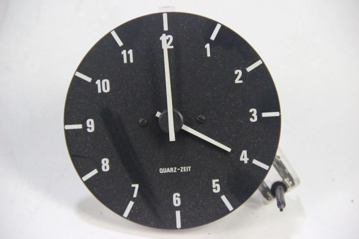 Original BMW E30 316i 318i  	Kombiinstrument Quartz Uhr Motometer 	1377371