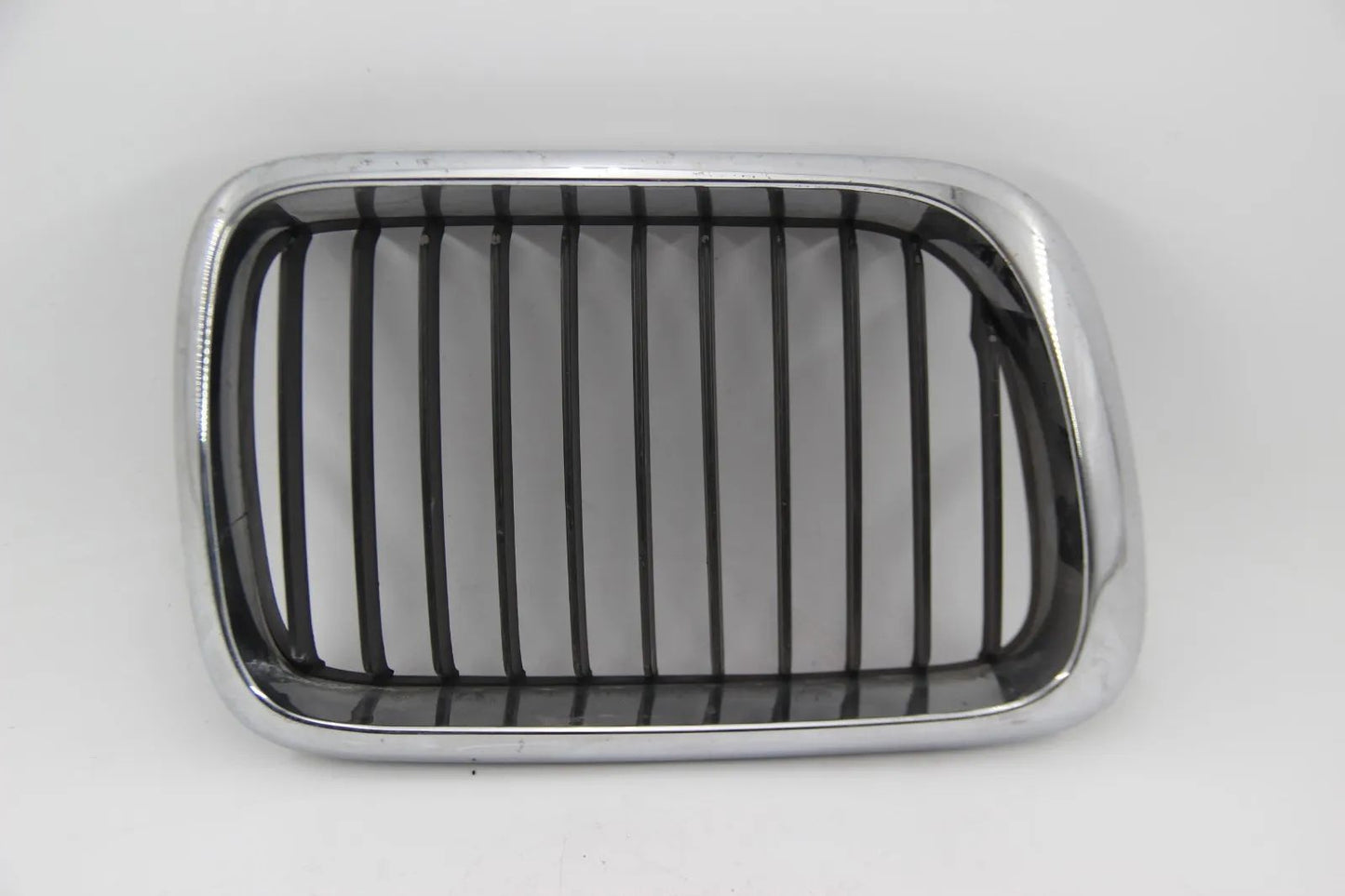 Original BMW E36 3er 316i-328i Ziergitter Niere Vorne Rechts Chrom 51138195094