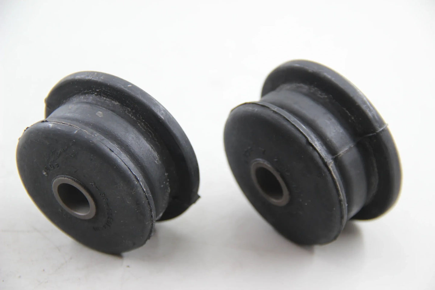 Original BMW E3 E9 E12 E24 628CSi 630CS CSi Satz Gummilager NOS 31121123552
