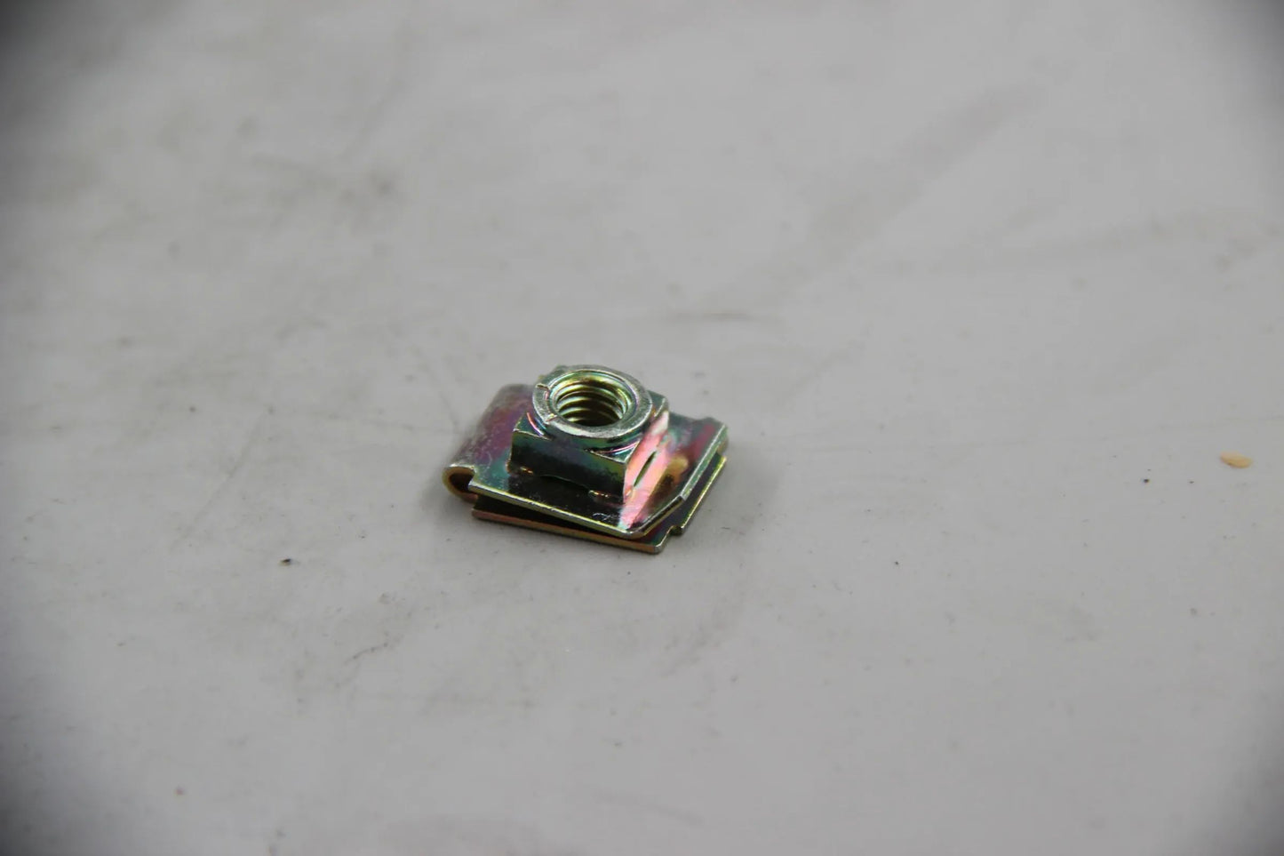 Original BMW E46 E60 E61 E63 E64 E65 E66 E53 E52 Clip NOS NLA 72128233294