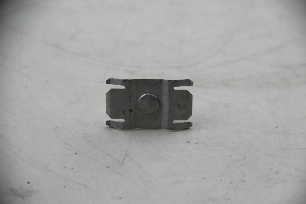 Original BMW E38 725tds 728i 730i 735i 740i 750i iL iLP Clip 51717037660