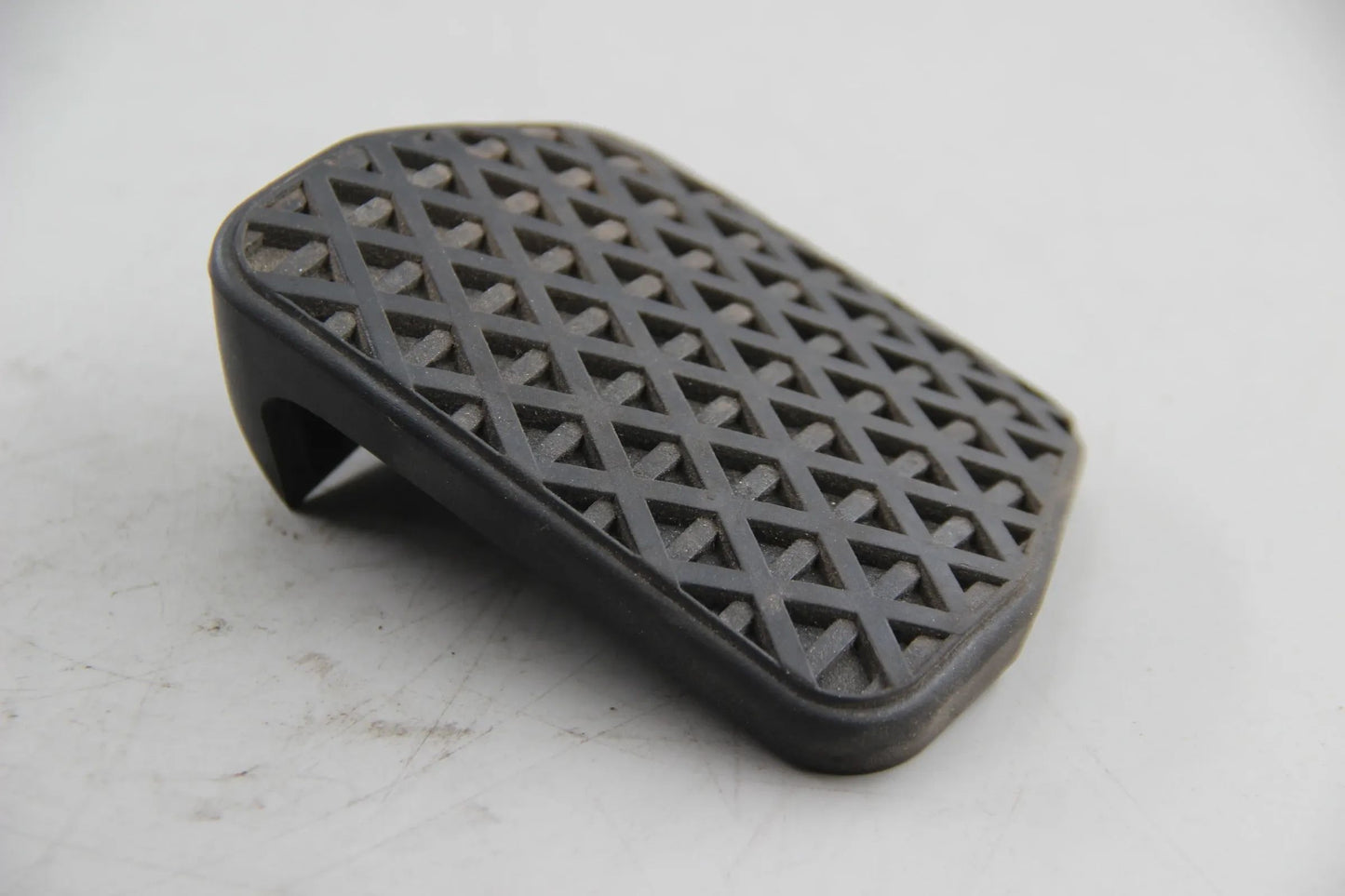 Original BMW E81 E30 E93 E34 E61 E24 E64 E32 Pedalüberzug B=100MM 35211160421