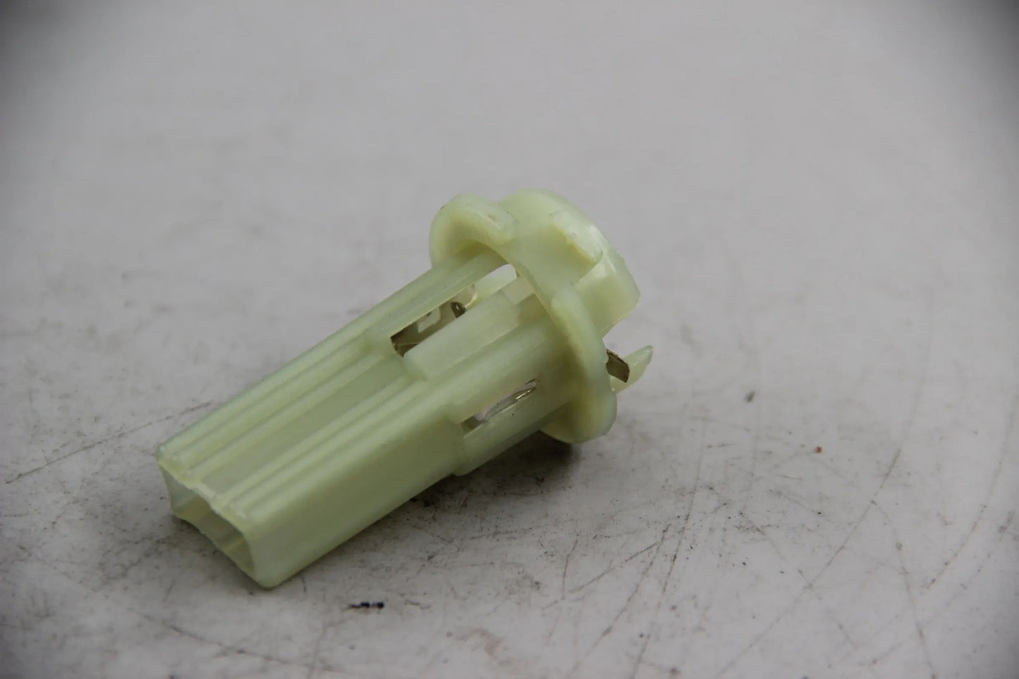 Original BMW E36 316i 318i 320i-328i M3 Lampenfassung NOS NLA 63211387363