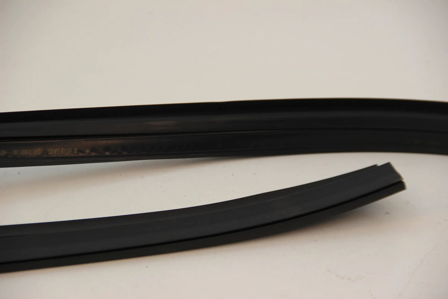 Original BMW E46 316i-330i Limousine Fensterführung Tür vorne links 51338266123