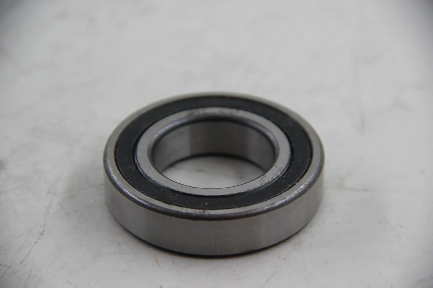 Original BMW E81 E36 E46 E90 E34 E39 E83 E70 Rillenkugellager 26121103728