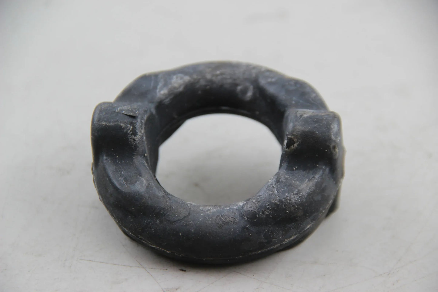 Original BMW E30 316i-325i M3 E12 E28 E34 E24 E23 E32 Gummiring 18211712838