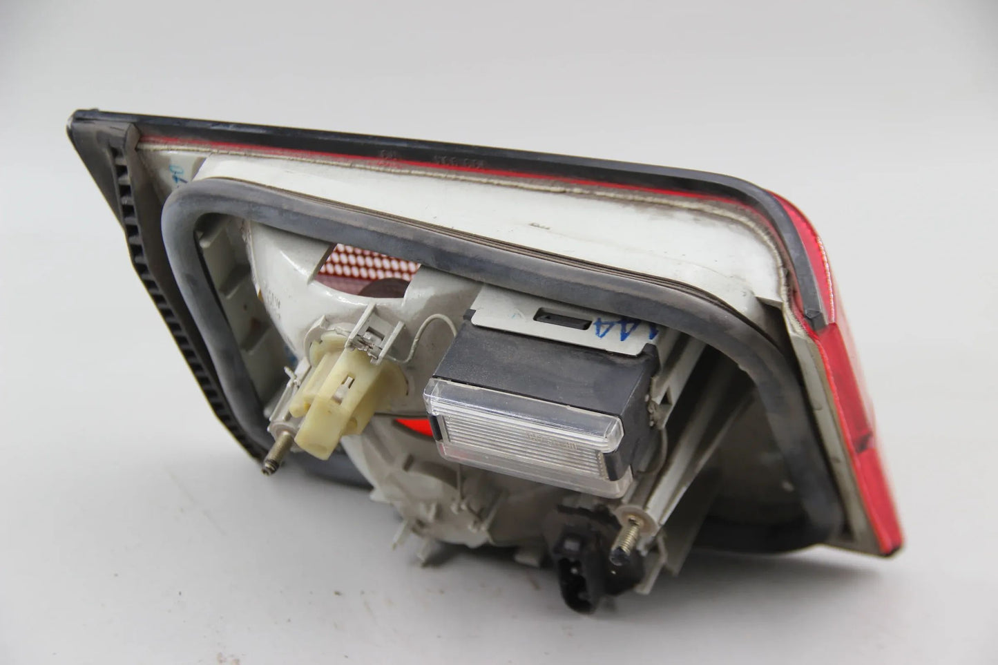 Original BMW E34 518i-540i M5 Heckleuchte Heckklappe rechts 63211379398