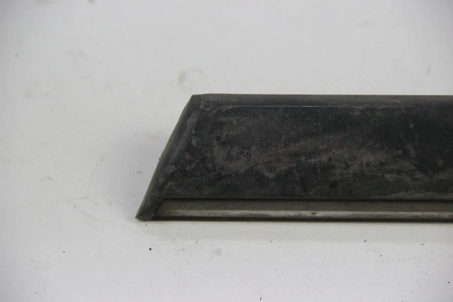 Original BMW E23 728i-745i Stossleiste Seitenwand vorne rechts NOS 51131848302