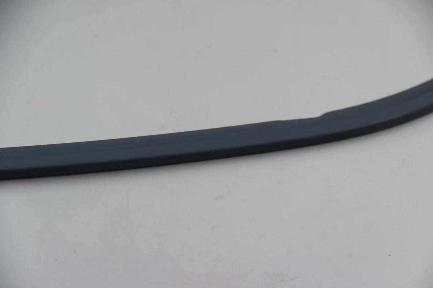 Original BMW E39 520i-540i M5 Limousine Blende vorne links grundiert 51138168809