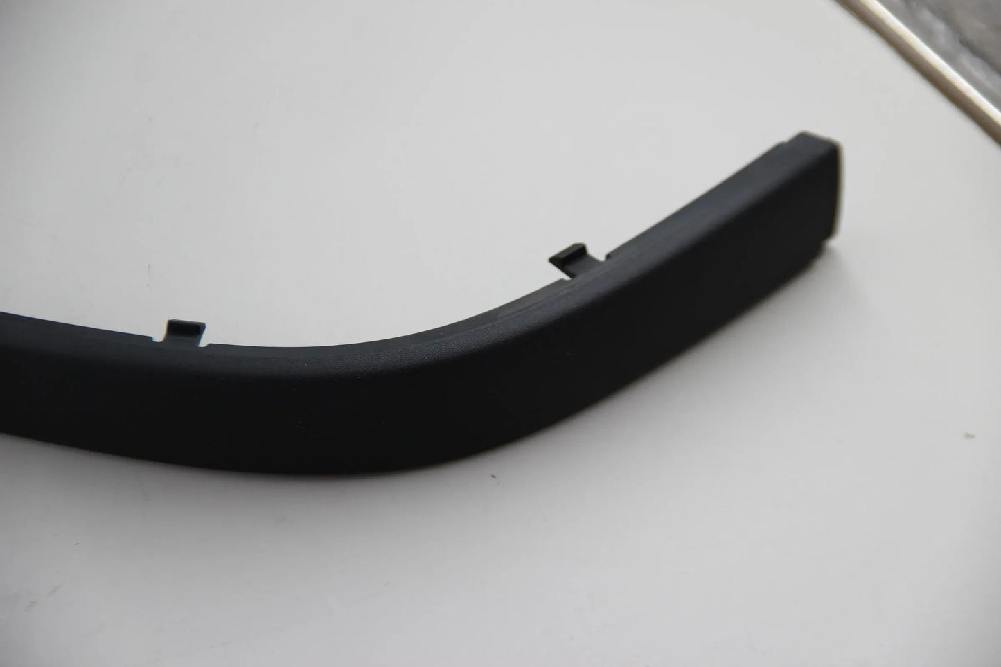 Original BMW E39 520i-540i Limousine Stossleiste hinten links 51128159377