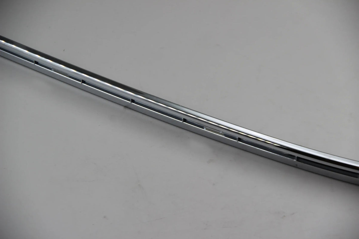 Original BMW E39 520d 525d 520i-540i Limousine Blende links 51128184505